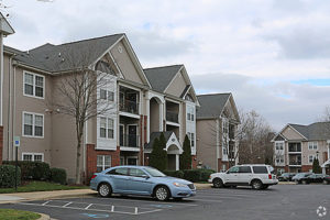 Exterior of Acclaim at Germantown with cars parked in parking spots